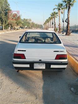 Peugeot 405